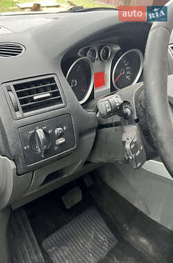 Позашляховик / Кросовер Ford Kuga 2012 в 