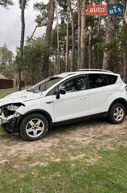 Позашляховик / Кросовер Ford Kuga 2012 в 