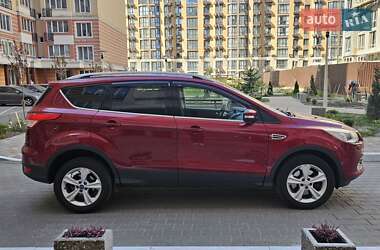 Позашляховик / Кросовер Ford Kuga 2015 в 