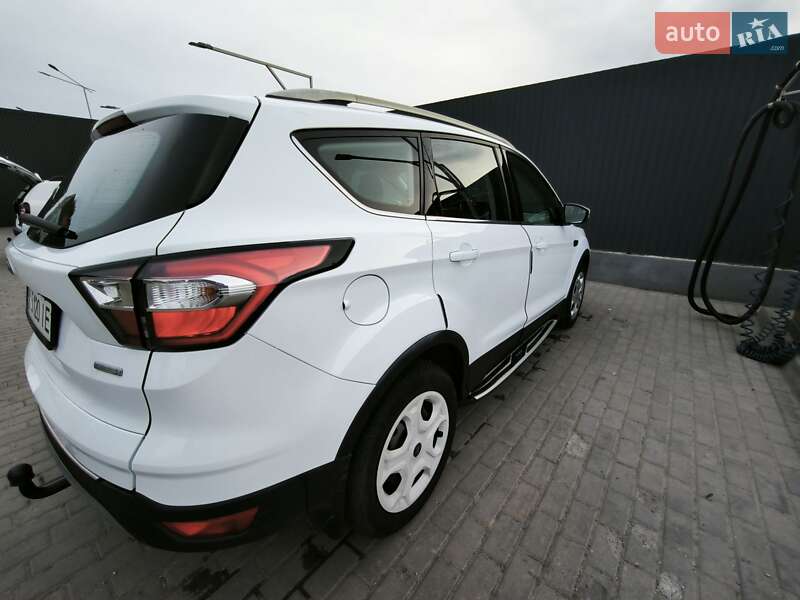 Позашляховик / Кросовер Ford Kuga 2018 в Здолбуніві