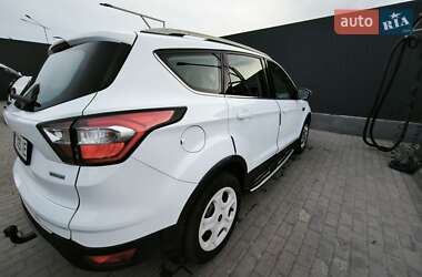 Внедорожник / Кроссовер Ford Kuga 2018 в 