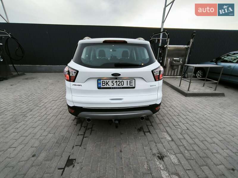 Позашляховик / Кросовер Ford Kuga 2018 в Здолбуніві