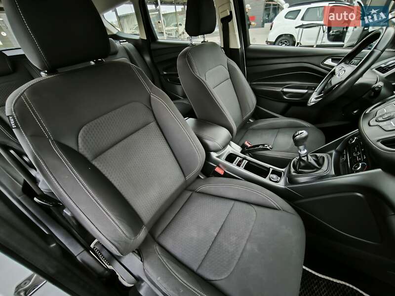 Позашляховик / Кросовер Ford Kuga 2018 в Здолбуніві