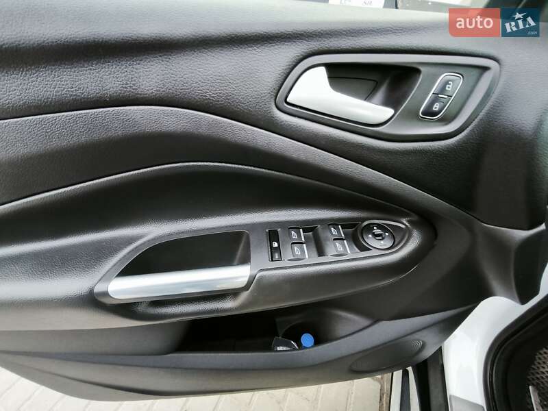 Позашляховик / Кросовер Ford Kuga 2018 в Здолбуніві