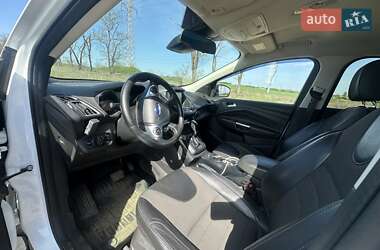 Внедорожник / Кроссовер Ford Kuga 2015 в 