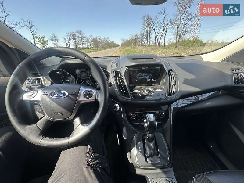 Позашляховик / Кросовер Ford Kuga 2015 в Нікополі