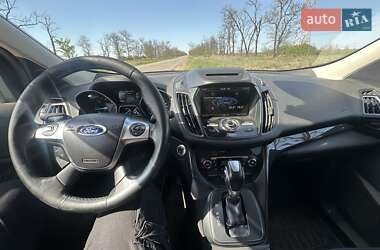 Внедорожник / Кроссовер Ford Kuga 2015 в 