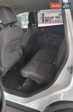 Позашляховик / Кросовер Ford Kuga 2013 в 