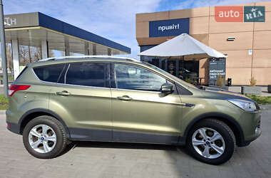 Внедорожник / Кроссовер Ford Kuga 2013 в 