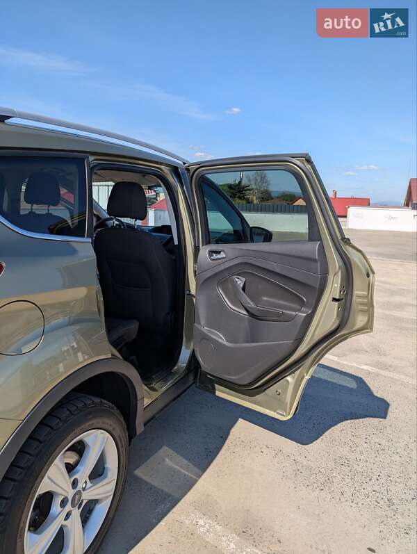 Внедорожник / Кроссовер Ford Kuga 2014 в Мукачево
