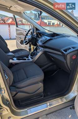 Внедорожник / Кроссовер Ford Kuga 2014 в 