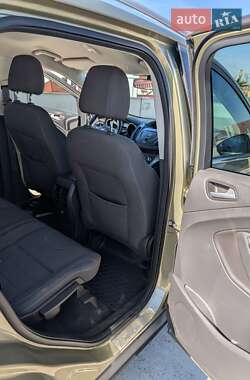 Внедорожник / Кроссовер Ford Kuga 2014 в 