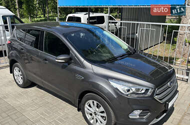 Внедорожник / Кроссовер Ford Kuga 2018 в 