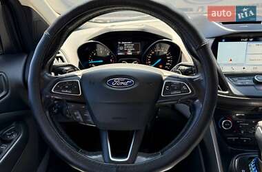 Внедорожник / Кроссовер Ford Kuga 2017 в 