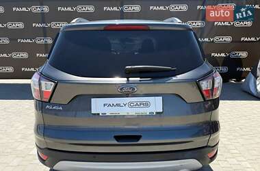 Внедорожник / Кроссовер Ford Kuga 2017 в 
