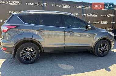 Внедорожник / Кроссовер Ford Kuga 2017 в 