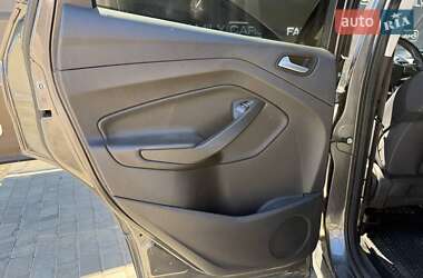 Внедорожник / Кроссовер Ford Kuga 2017 в 