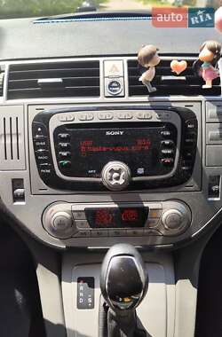 Позашляховик / Кросовер Ford Kuga 2012 в 