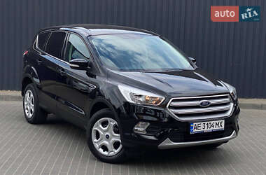 Внедорожник / Кроссовер Ford Kuga 2019 в 