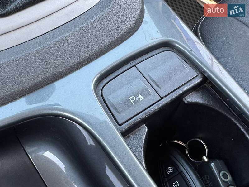 Позашляховик / Кросовер Ford Kuga 2012 в Києві