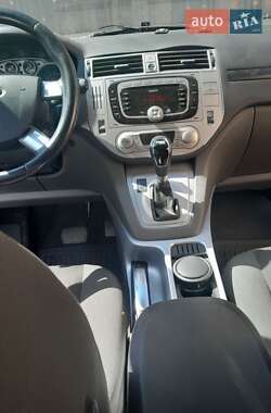 Внедорожник / Кроссовер Ford Kuga 2012 в 