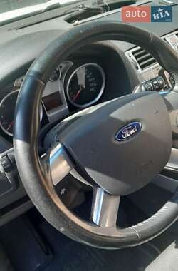 Внедорожник / Кроссовер Ford Kuga 2012 в 