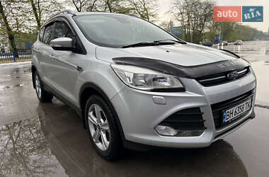 Позашляховик / Кросовер Ford Kuga 2015 в 