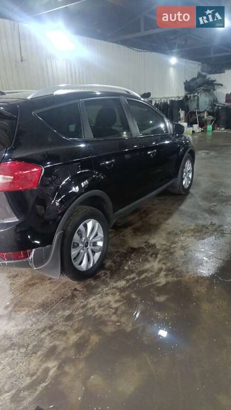 Позашляховик / Кросовер Ford Kuga 2012 в 