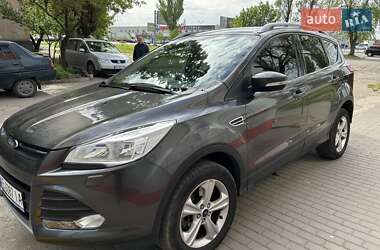 Позашляховик / Кросовер Ford Kuga 2015 в 