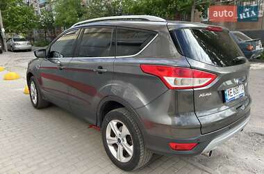 Позашляховик / Кросовер Ford Kuga 2015 в 