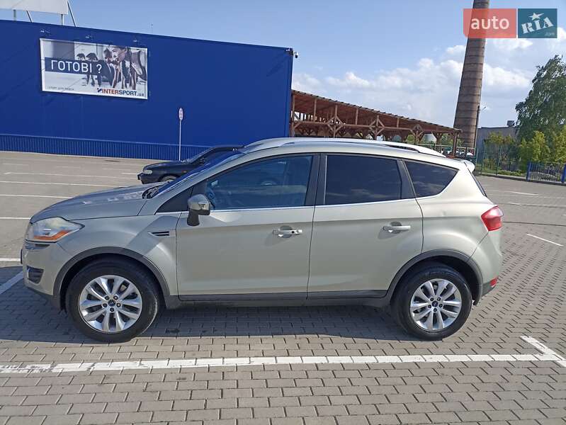Внедорожник / Кроссовер Ford Kuga 2008 в Нововолынске