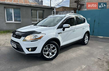 Позашляховик / Кросовер Ford Kuga 2011 в 