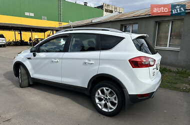 Позашляховик / Кросовер Ford Kuga 2011 в 