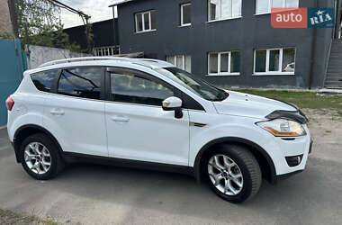 Позашляховик / Кросовер Ford Kuga 2011 в 