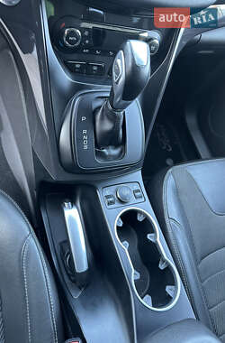 Внедорожник / Кроссовер Ford Kuga 2015 в 
