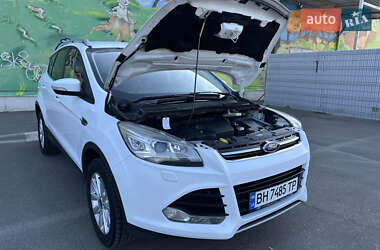 Внедорожник / Кроссовер Ford Kuga 2015 в 