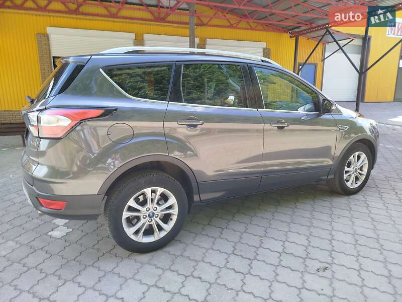 Внедорожник / Кроссовер Ford Kuga 2019 в Черкассах