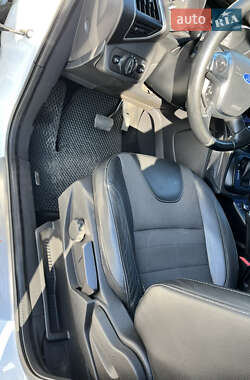 Позашляховик / Кросовер Ford Kuga 2013 в 