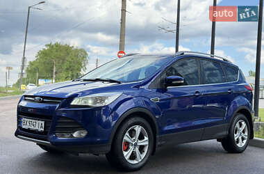 Позашляховик / Кросовер Ford Kuga 2013 в 