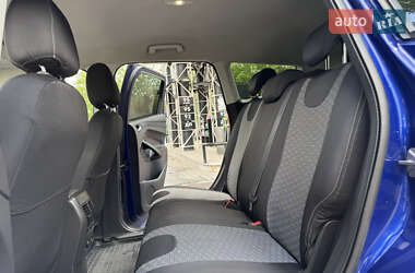 Позашляховик / Кросовер Ford Kuga 2013 в 