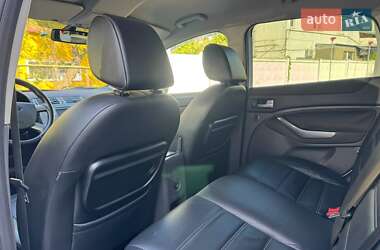 Позашляховик / Кросовер Ford Kuga 2012 в 