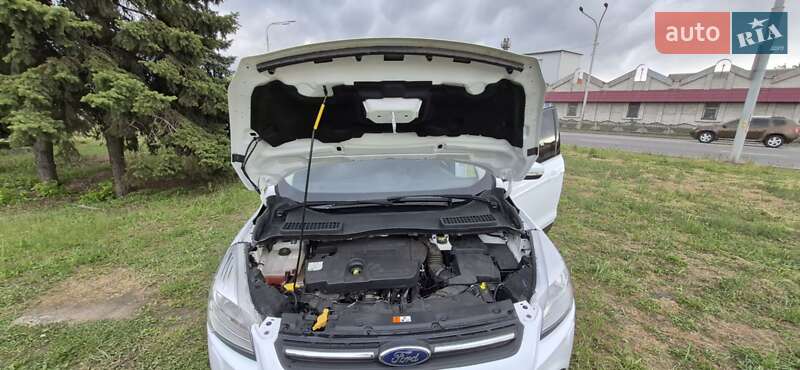 Внедорожник / Кроссовер Ford Kuga 2015 в Павлограде