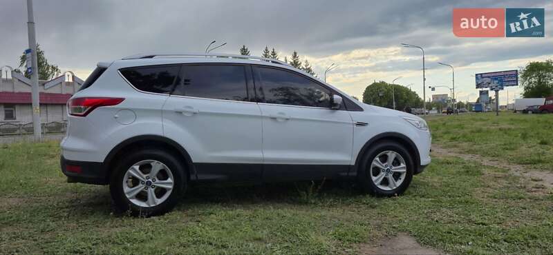 Внедорожник / Кроссовер Ford Kuga 2015 в Павлограде