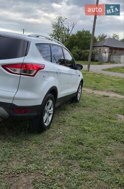 Внедорожник / Кроссовер Ford Kuga 2015 в 