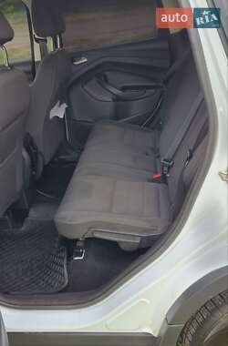 Внедорожник / Кроссовер Ford Kuga 2015 в 