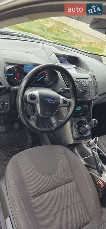 Внедорожник / Кроссовер Ford Kuga 2015 в Павлограде