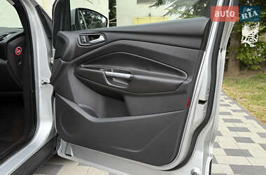 Внедорожник / Кроссовер Ford Kuga 2015 в 
