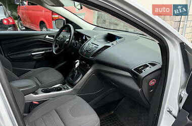 Внедорожник / Кроссовер Ford Kuga 2015 в 