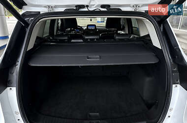 Позашляховик / Кросовер Ford Kuga 2014 в 