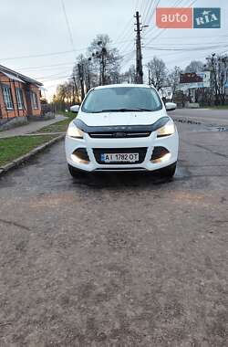 Позашляховик / Кросовер Ford Kuga 2016 в Києві